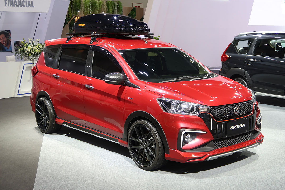 SUZUKI ERTIGA รถยนต์์อเนกประสงค์ 7 ที่นั่ง